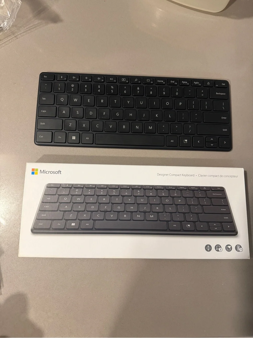 Excellent Condition NWB Microsoft Wireless Keyboard